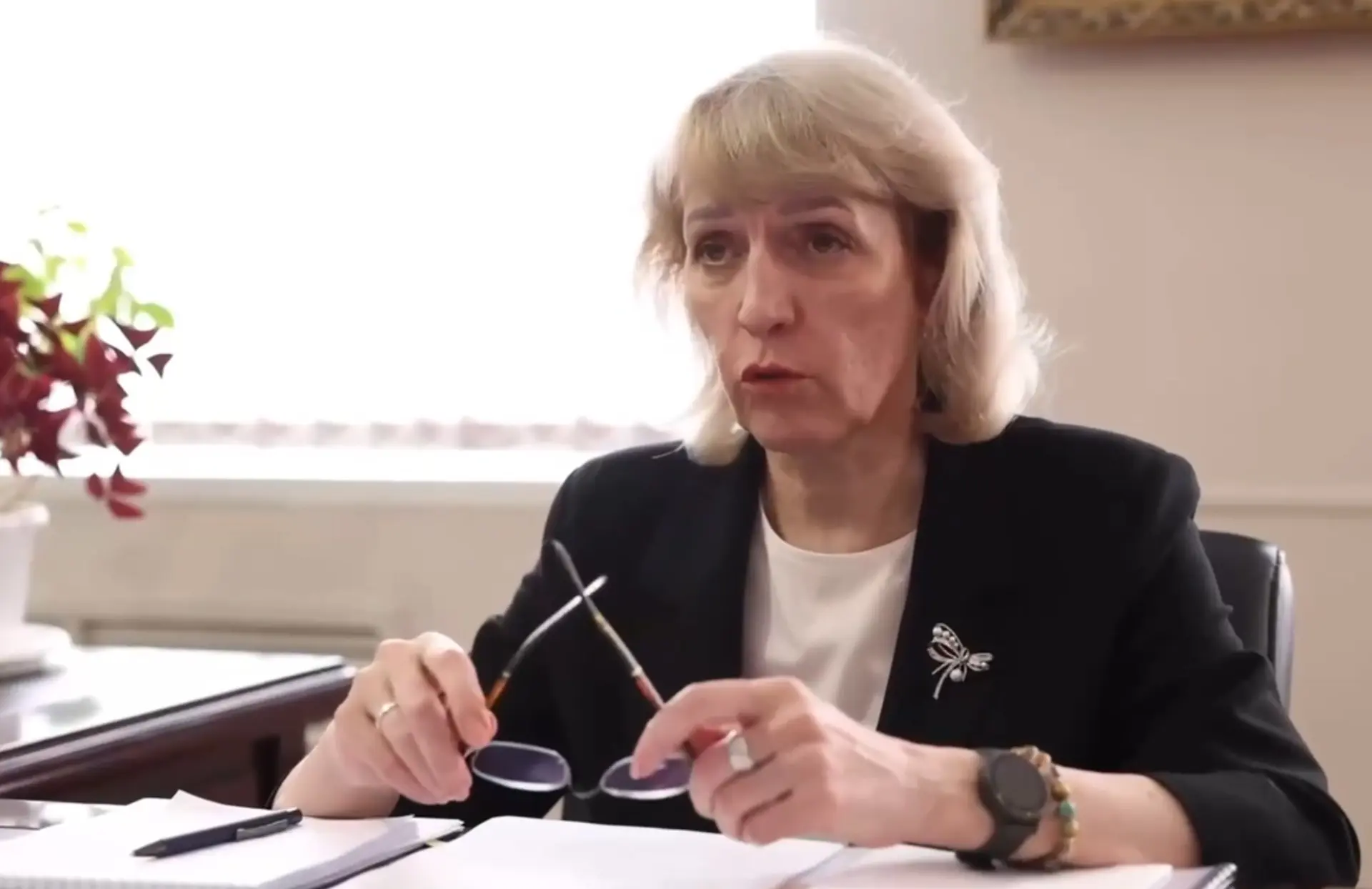 🧹 Глава города Таганрога Камбулова снова насмешила читателей постом о «планомерной раб...