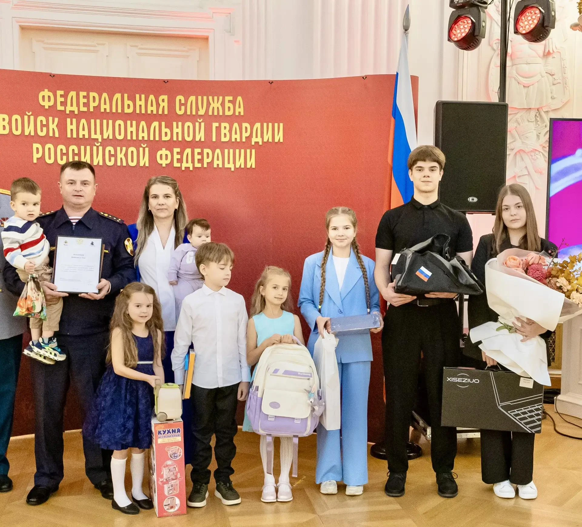 Семья росгвардейца из Карелии получила орден "Родительская слава"