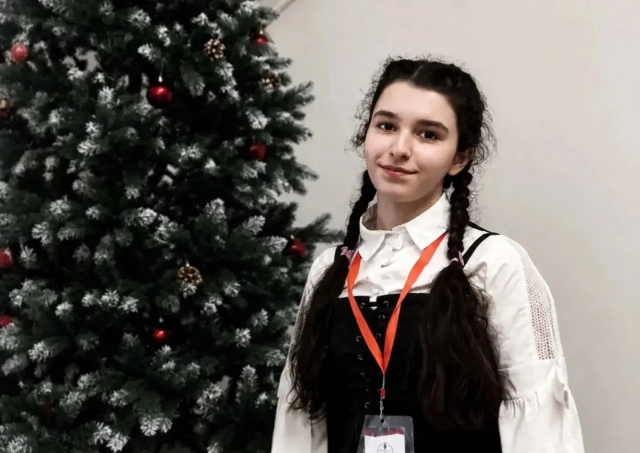 Выпускница 6В класса Ризаева Алина успешно прошла итоговую аттестацию образовательного ...