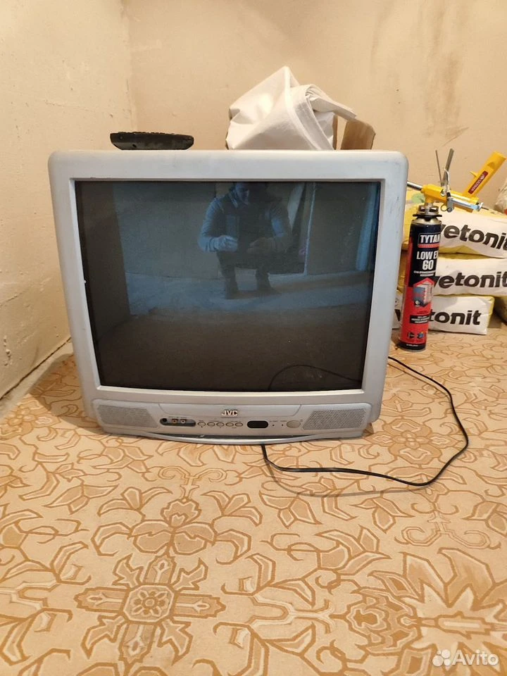 https://www.avito.ru/sankt-peterburg_pushkin/audio_i_video/televizor_bu_8335956798