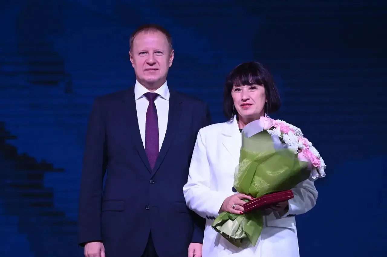 #ГимназияПоздравляет
