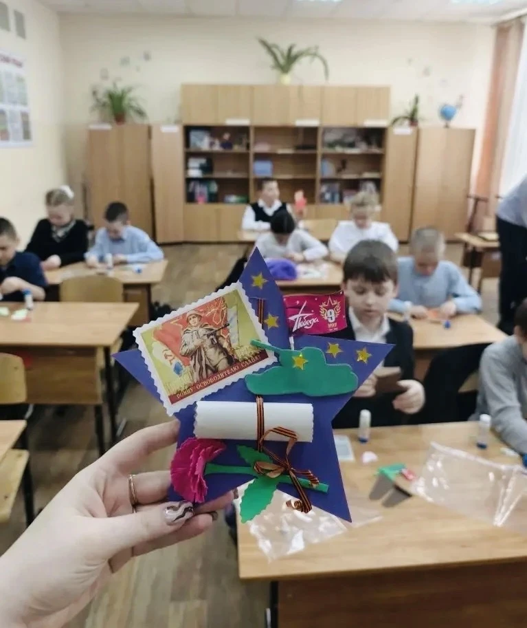 🕊️Мастер-класс Победы🕊️  Нас посетили представители Мемориала "В честь героев Курской Битвы" – Ольга