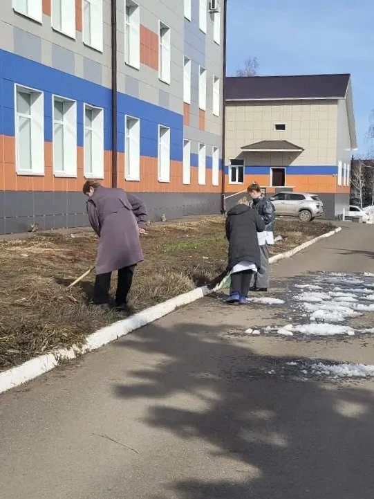 Первый субботник этой весны прошёл в Лаишево 🌿  🧹Вчера жители, организации района и образовательные 