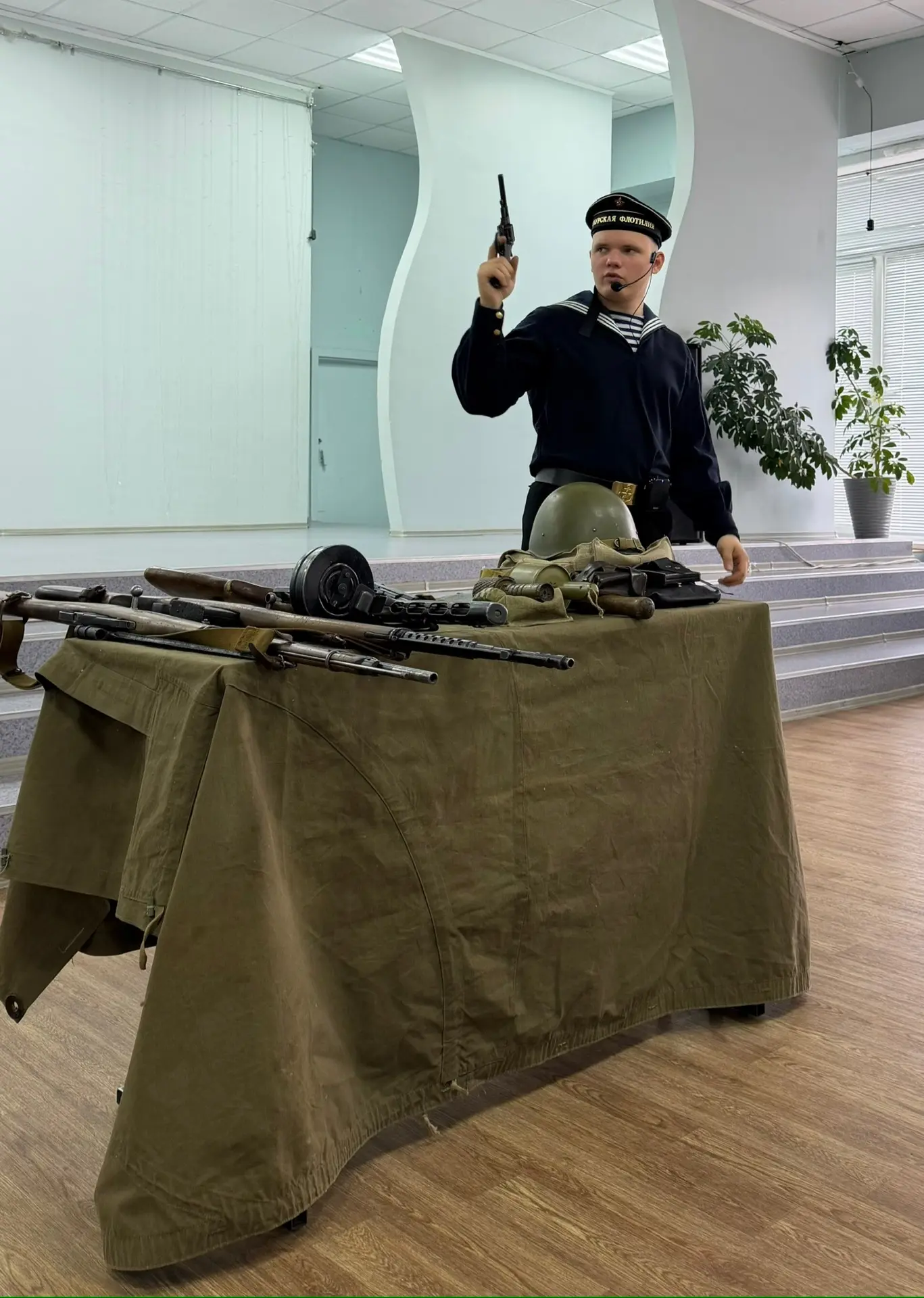 В рамках проекта «Оружие Дальневосточной победы» для учащихся среднего и старшего звена прошли занят