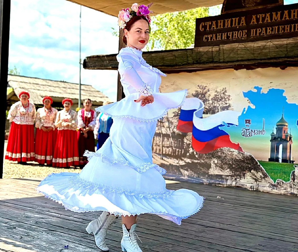 «АТАМАНЬ ГОСТЕЙ ВСТРЕЧАЕТ» - ВСЕ РАЙОНЫ КУБАНИ НА ОТКРЫТИИ СЕЗОНА 2026!   В этнокомплексе «Атамань» 