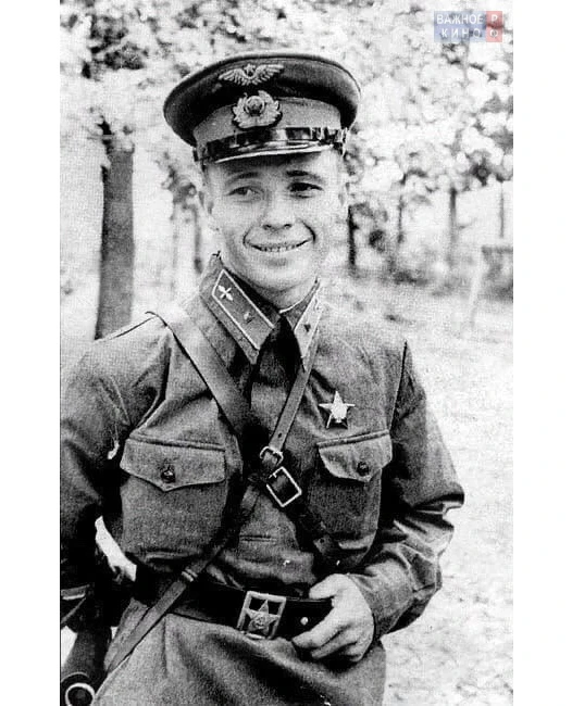 «Фото с фронта»

Виктор Талалихин. Лето 1941 года

В ночь на 7 августа 1941 года лётчик-истребитель 
