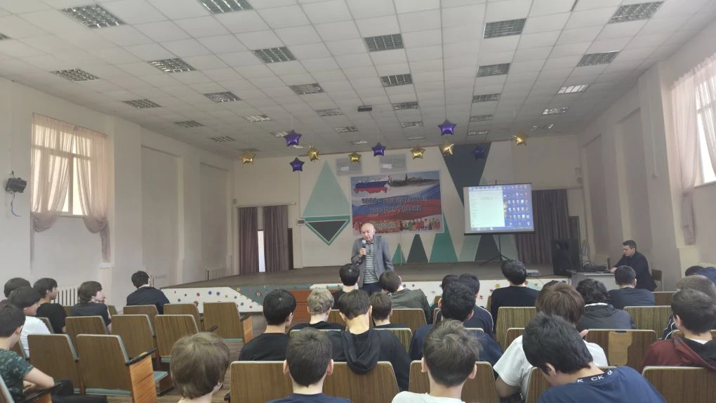 Сегодня у  учащихся   8-х классов нашей школы проходят учебные сборы Сборы проходят в рамках курса  