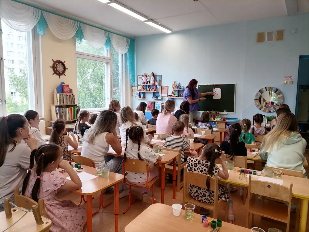 Отчётное занятие для родителей кружка "Веселая кисточка"