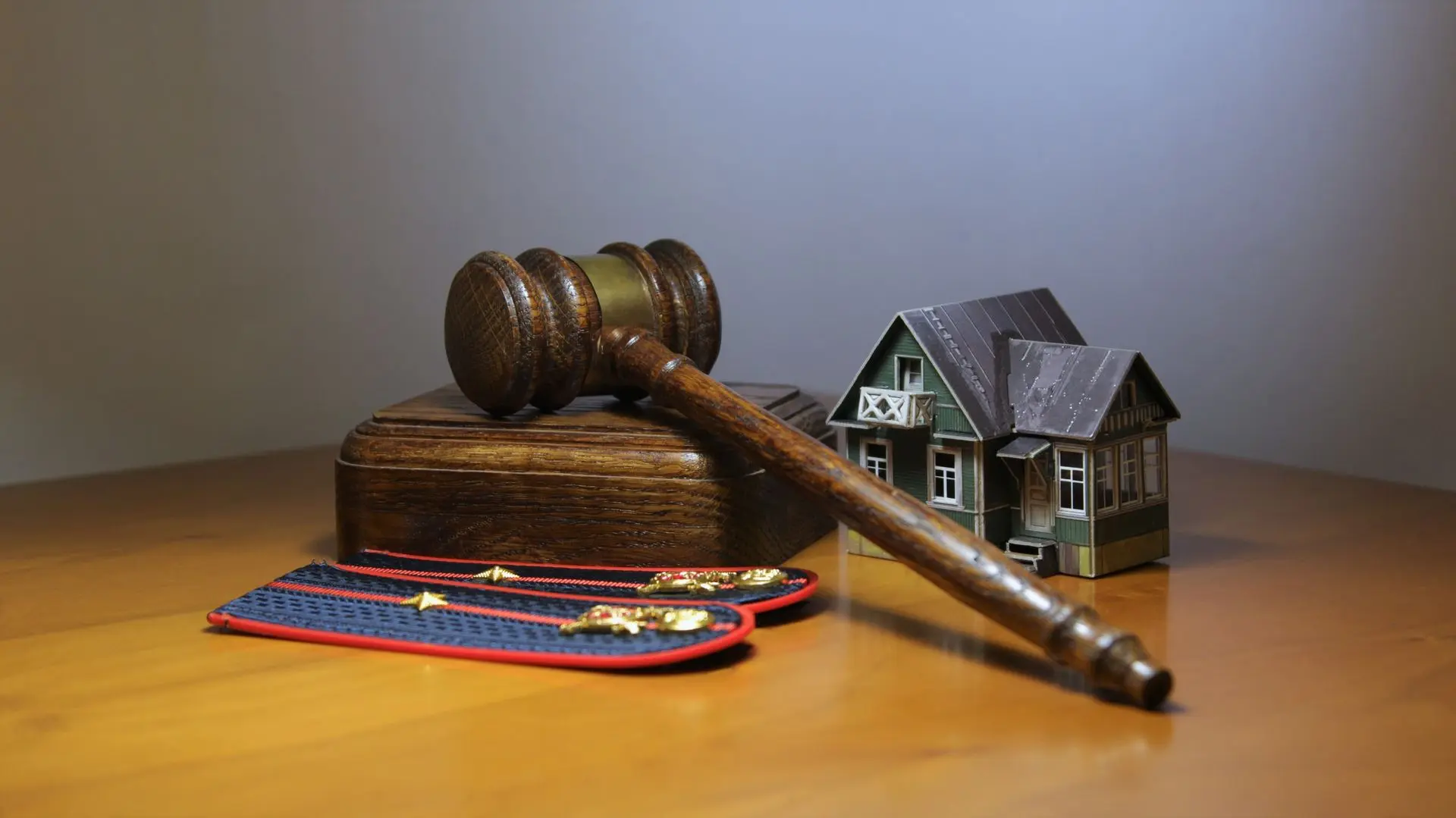 ⚖️ Конституционный Суд встал на сторону полицейского, которого сняли с жилищной очереди...