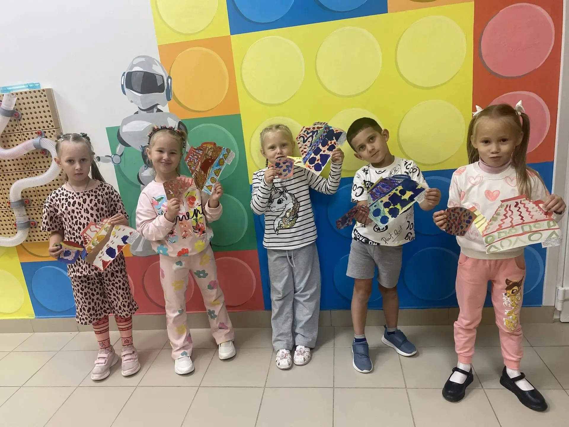 В России День пенсионера — это праздник уважения к старшему поколению. Для детей он ста...