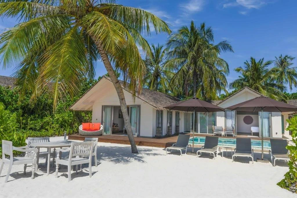 🌴 Шикарные Мальдивы

Если мечтаете о Мальдивах, присмотритесь к Cora Cora Maldives - Premium All-In