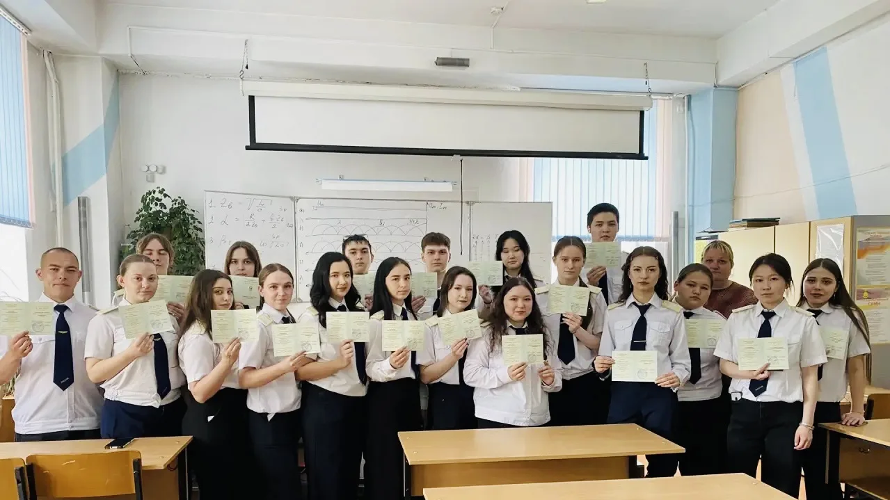 Свои первые документы в профессии! 📞📜🎉  Студенты УУКЖТ ИрГУПС специальности ТС после успешной сдачи 