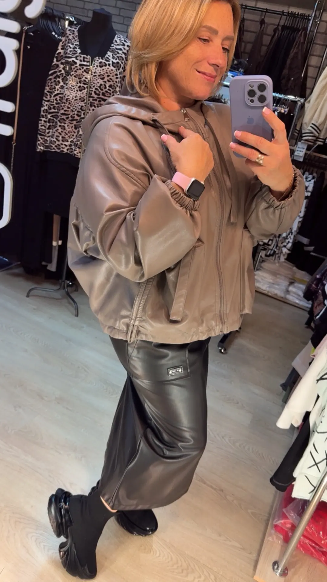 Бомбер экокожа “MULT5”
Маркировки M/L/XL
На наши 48-56
5500₽
Юбка экокожа 
Маркировки 44/46/48/50
На