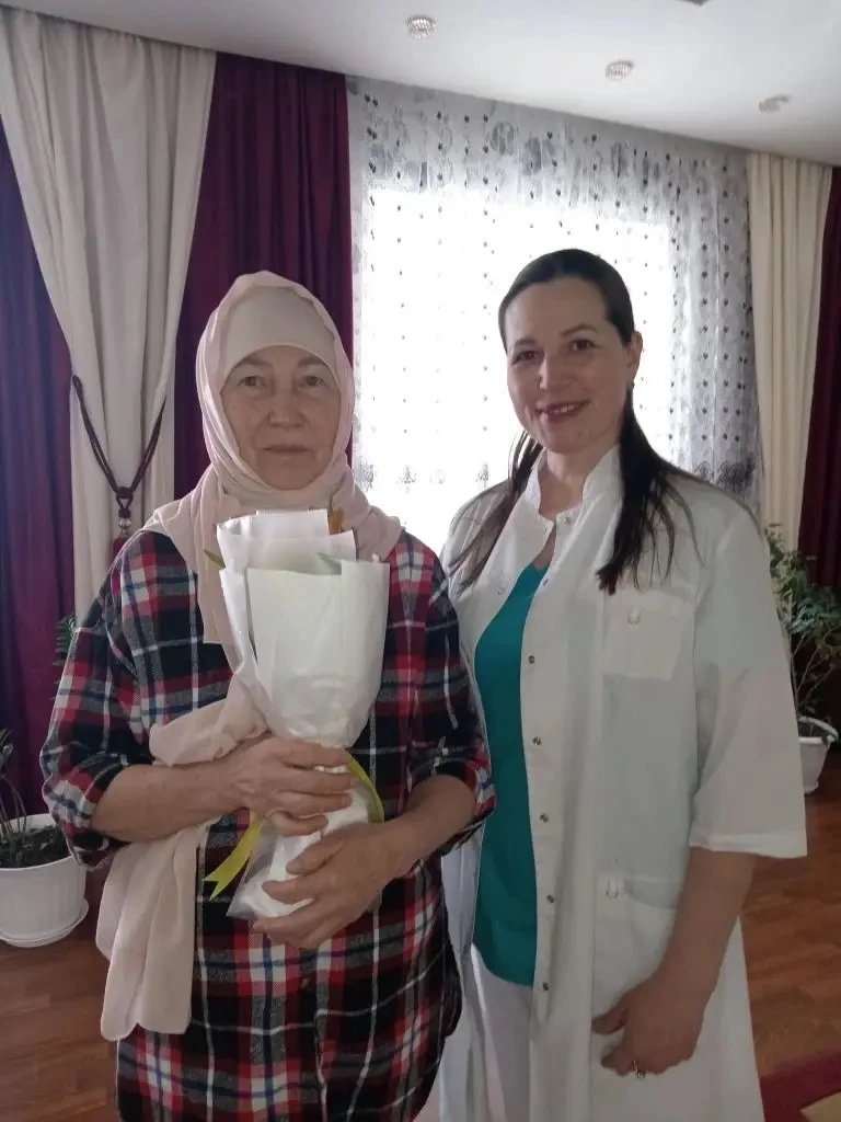 💐Весенний сюрприз.  🔆Председатель профсоюзного комитета Нижнекамской ЦРМБ Лейла Ахметвалеева в празд