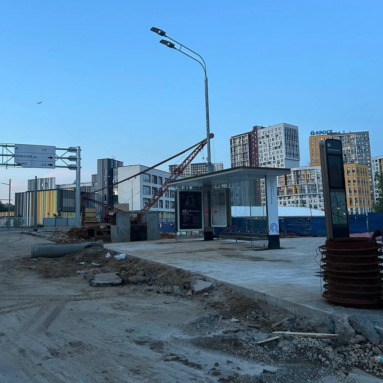 🚌 Около школы на дублере установили автобусную остановку.