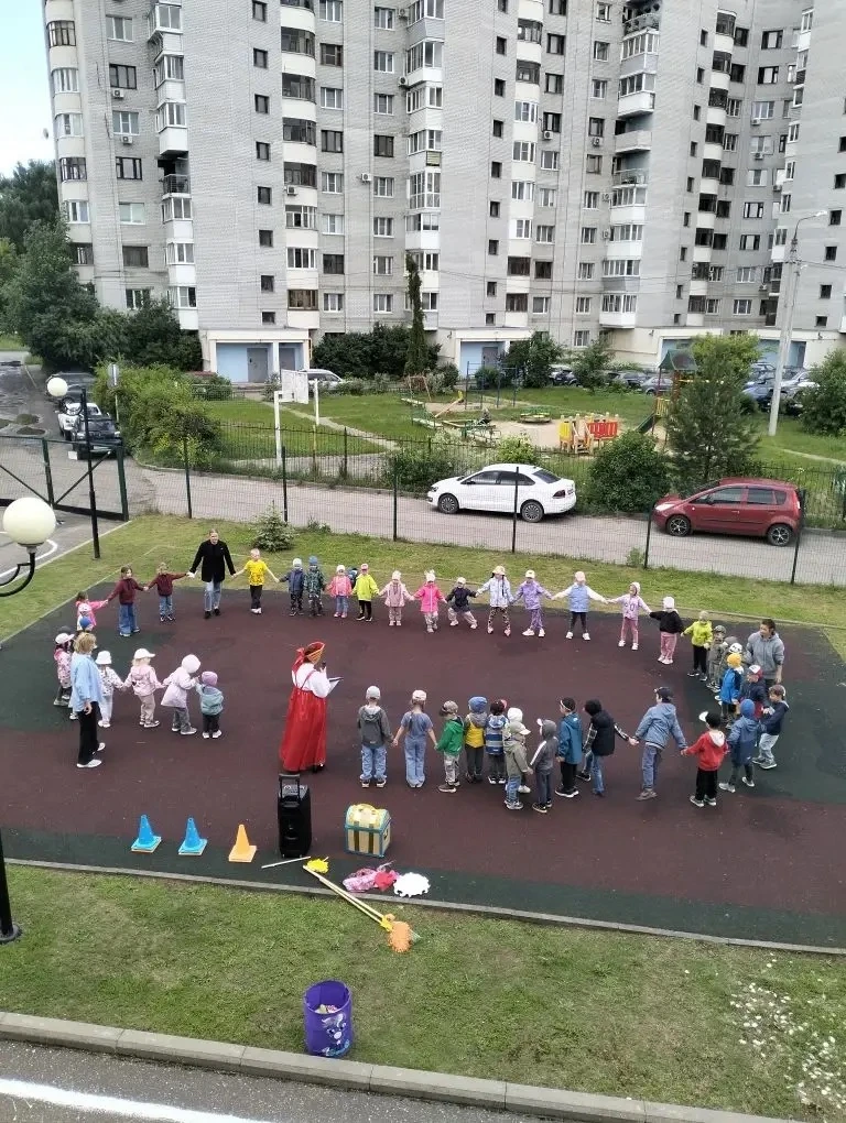 В ЦРР-детский сад 150 прошел праздник «Хороводных игр». К нашим ребятам в гости пожалов...