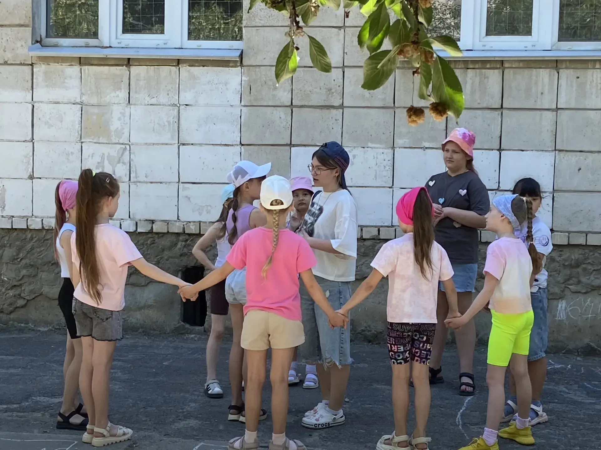 Что может быть лучше игры? Только игра с друзьями! 👫
 
В смене "Содружество Орлят России" это прави
