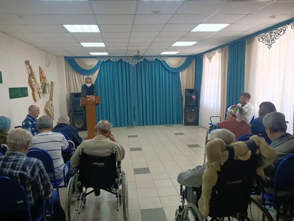 Сегодня в актовом зале ГБСУСОН «Курский ДИ» состоялось очередное собрание проживающих. ...