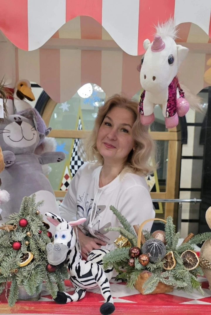 Уважаемая Наталья Евгеньевна!

Примите наши самые искренние поздравления с Вашим днём рождения!

Мы 