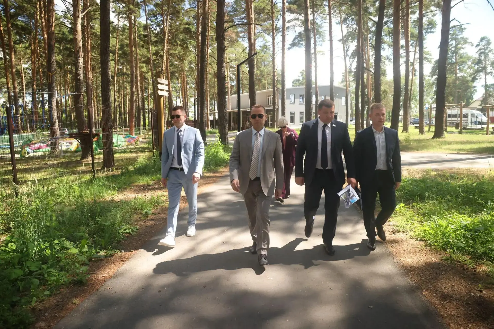 В экопарке тоже всё развивается быстро. Появились удобные кофе-точки. Построен и активно функциониру