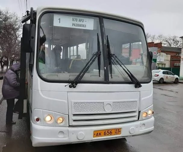 Опять жалуются ейчане на отсутствие в должном количестве автобусов, которые обслуживают...
