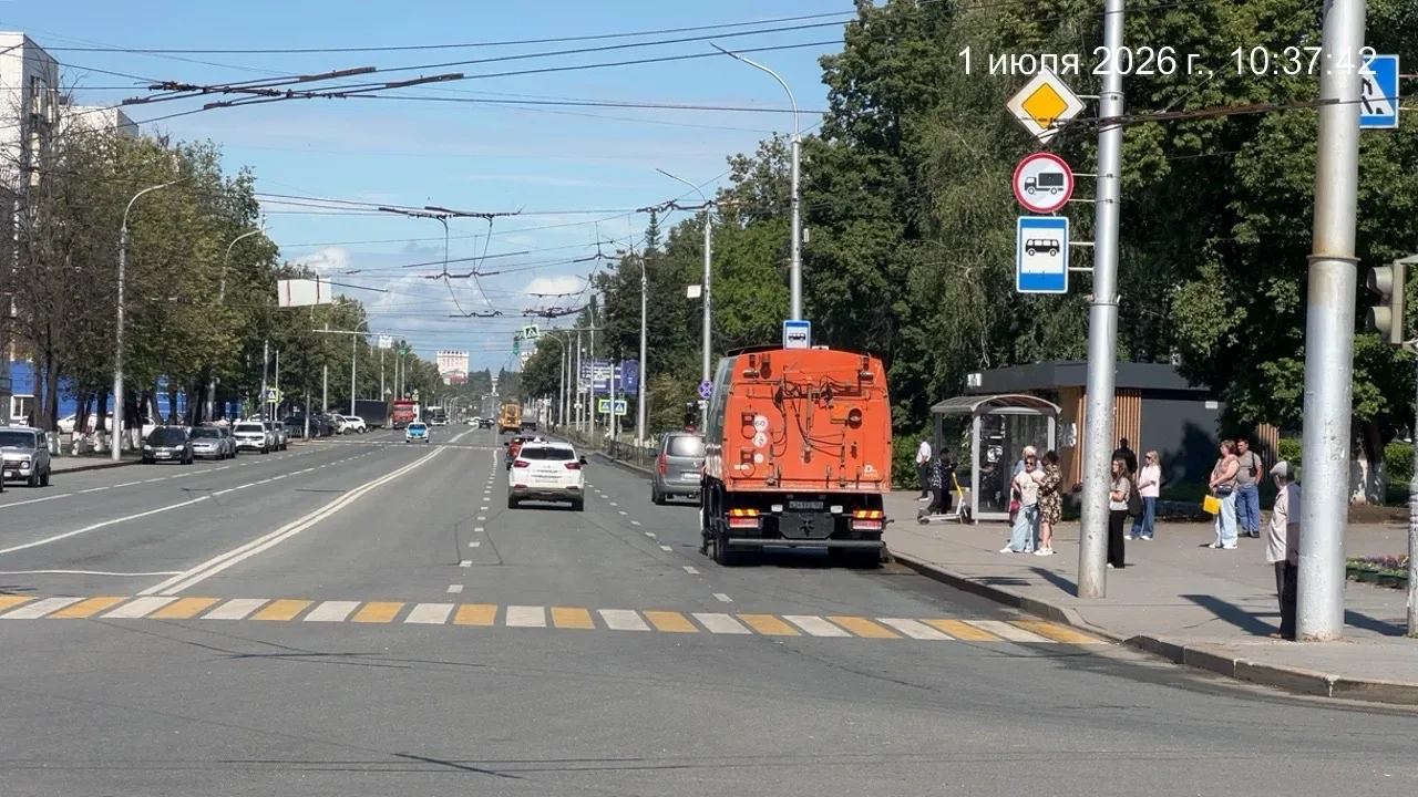 Замечали, как приятно пройтись по свежевымытой улице? Или проехать по дороге, где нет п...