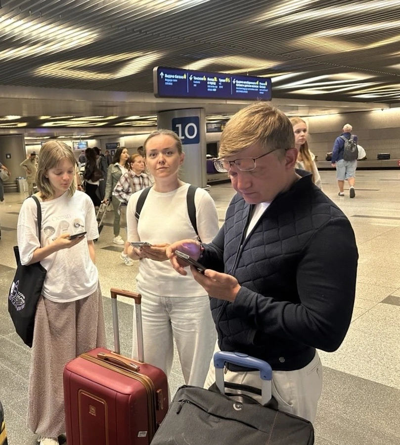 Мы дома! Прилетели сегодня в 5 утра. Боялась что посадкой попадём прямо в дикий ливень, но нет, пове