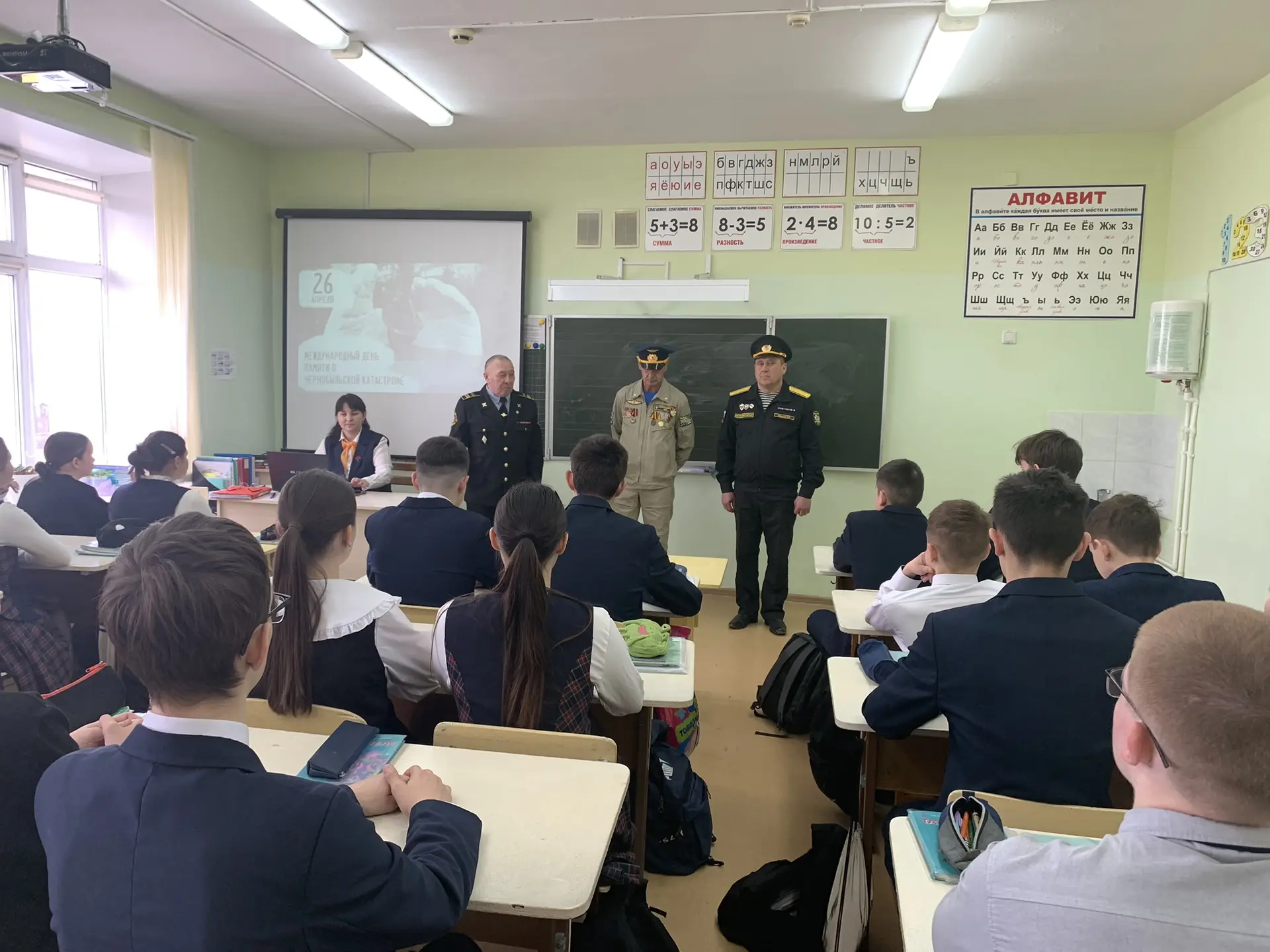 В школе состоялась встреча с участником ликвидации аварии на Чернобыльской АЭС Габдулбаровым Рафкато