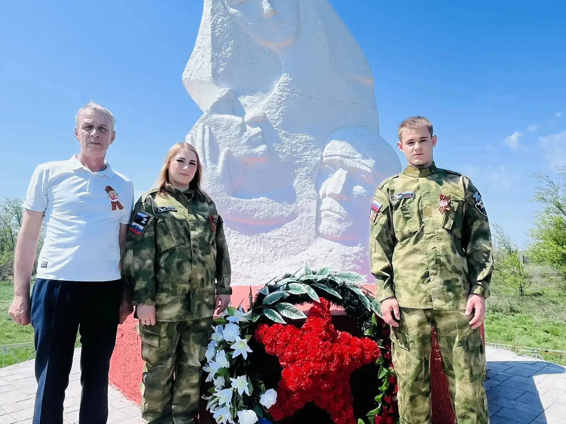 9 мая, в День Великой Победы, поисковый отряд «Наследники Победы» продолжил славную традицию. Бойцы 