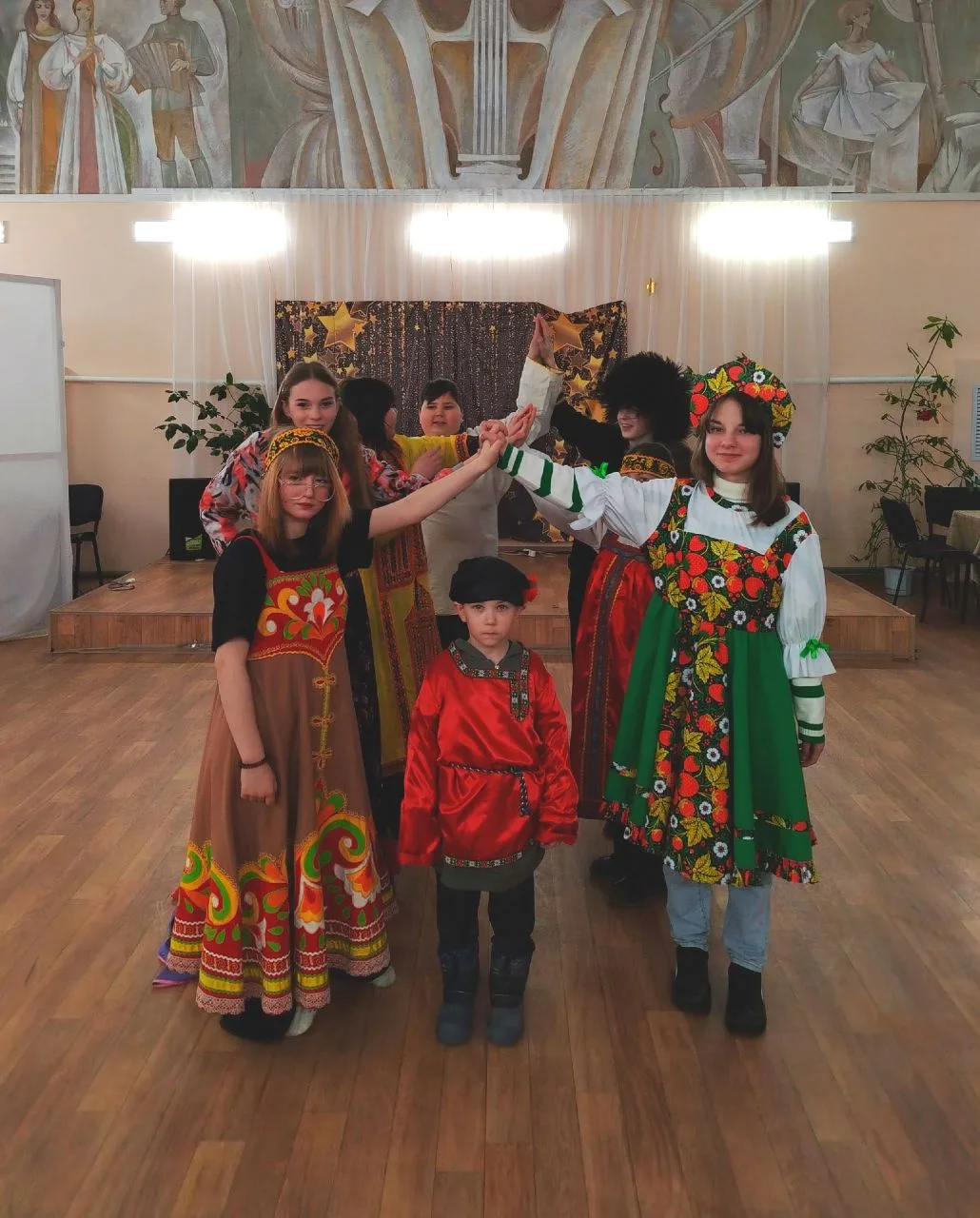 🇷🇺В рамках Года народного единства специалисты Терсенского СДК совместно с библиотекой провели ярк