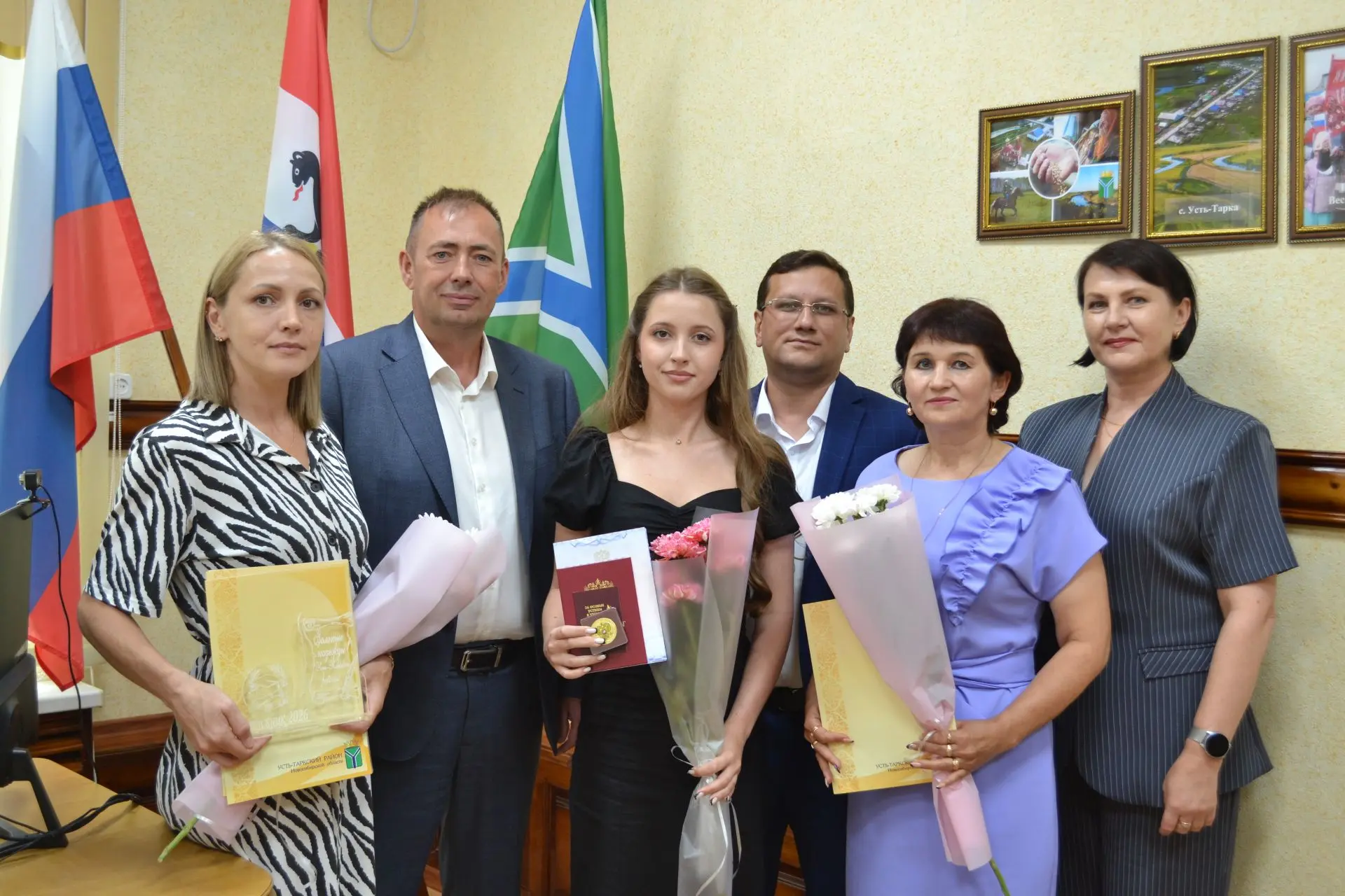 Сегодня мы с огромной радостью и гордостью поздравляем нашу ученицу Карачкову Ангелину со знаменател