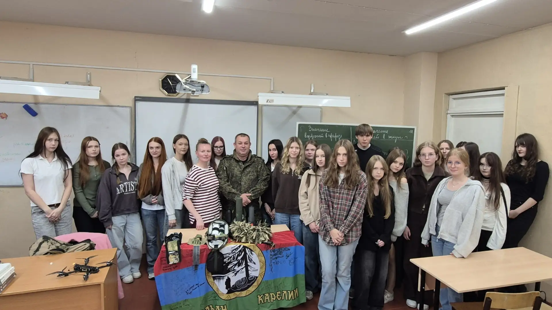 🇷🇺2 октября для учеников 10 «В» класса прошел «Урок мужества», который стал не просто...