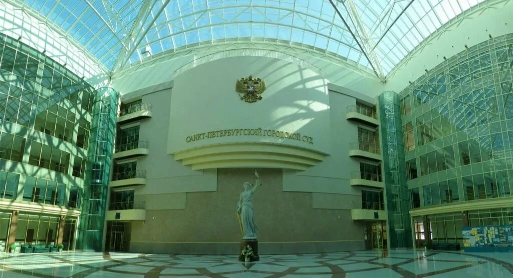 Суд наказал петербуржца за массовые доносы и жалобы на бывшую жену после развода.
