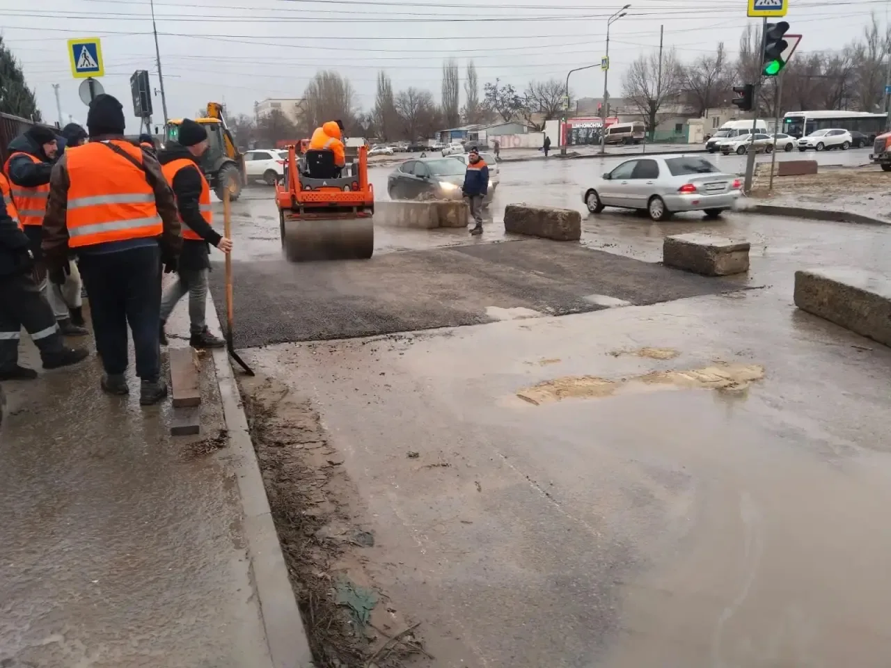 К новому году «Концессии» восстановили более 3000 «квадратов» асфальта в Волгограде  Пока волгоградц