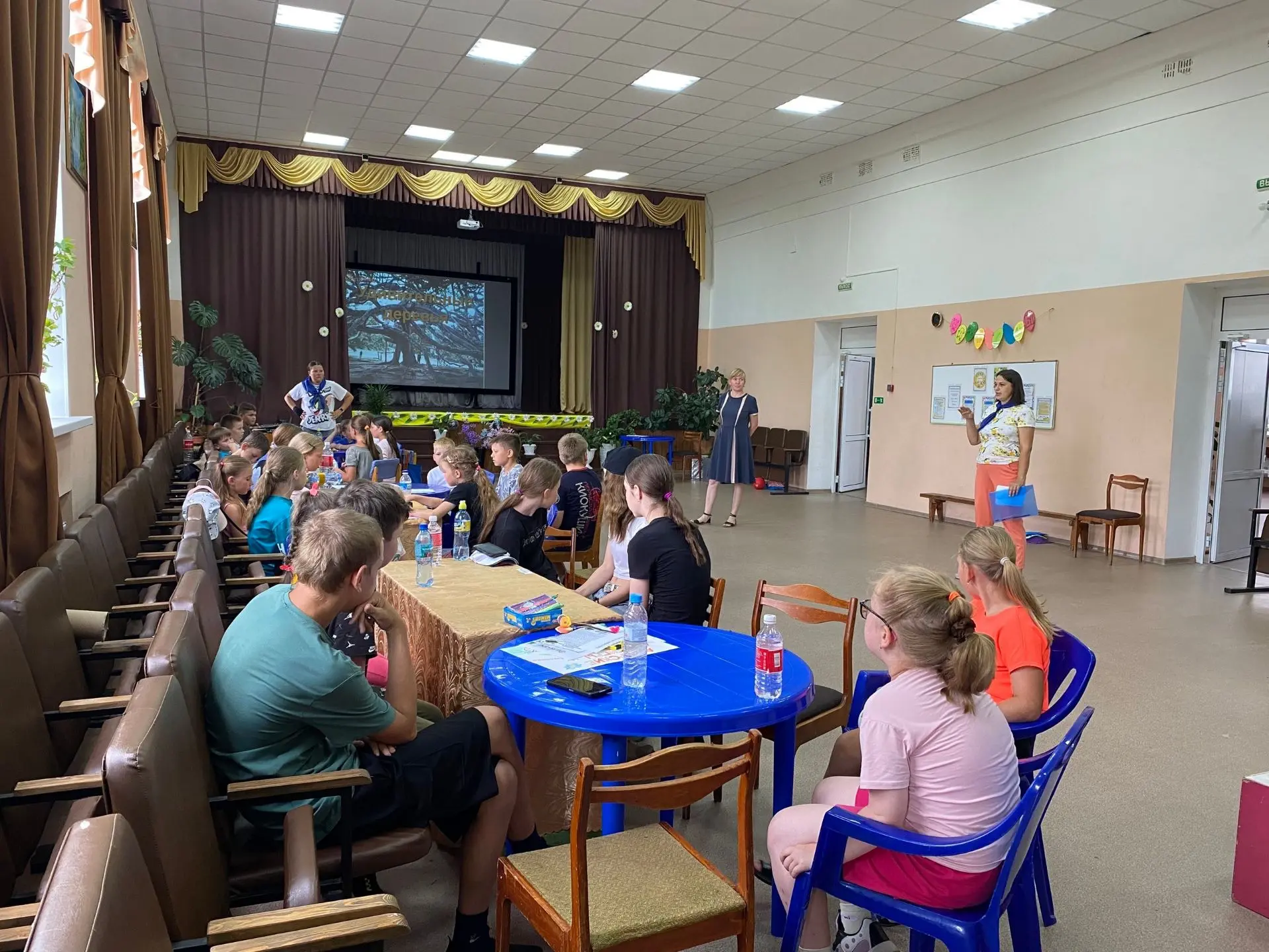 🎉🎊Восьмой день детской творческой площадки "ФАНТАЗЁРЫ" в Осинцевском Доме досуга был ...