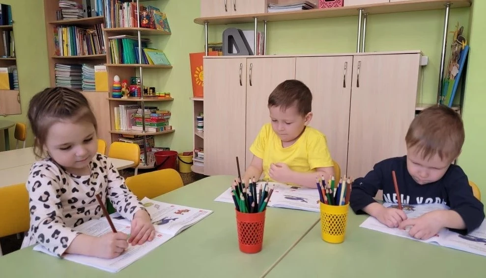 В кружке «Первые шаги к школе» в 4–5 лет закладывается основа для успешного обучения. З...