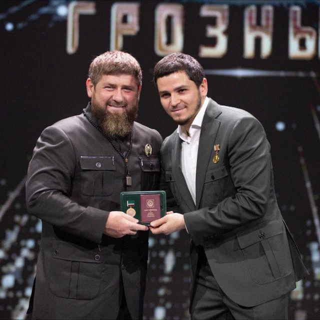 ХАС-МАГОМЕД КАДЫРОВ — ПОБЕДИТЕЛЬ НАЦИОНАЛЬНОЙ ПРЕМИИ  Высокая оценка на федеральном уровне — прямой 