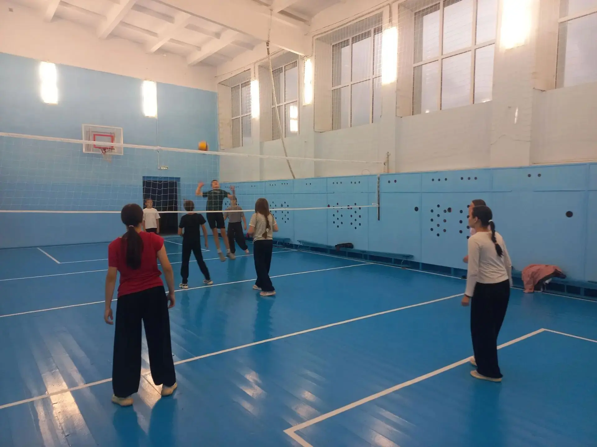 Старт волейбольной секции: с 1-й недели учёбы — в игре! 🏐