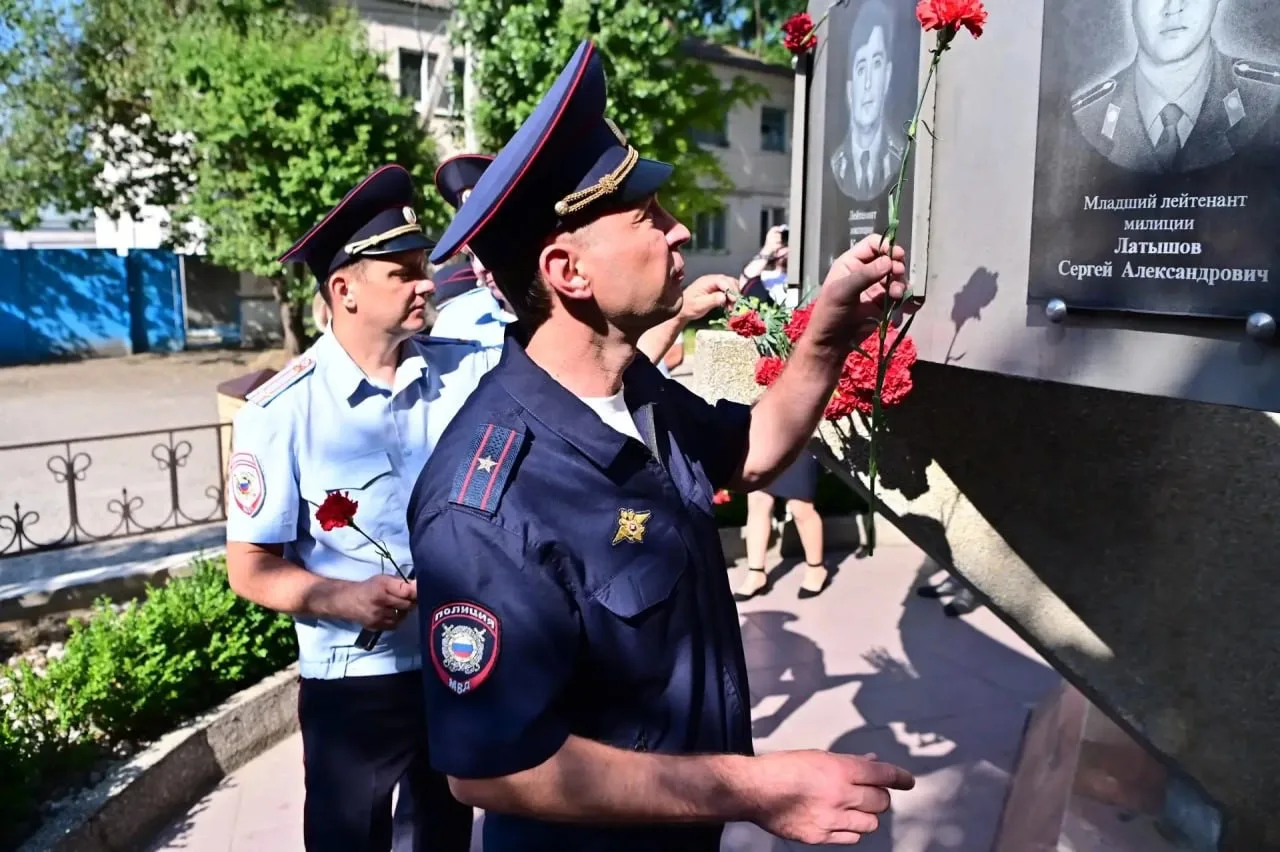 На Прикумье почтил память жертв террористического акта 1995 года

14 июня в Буденновском округе прош