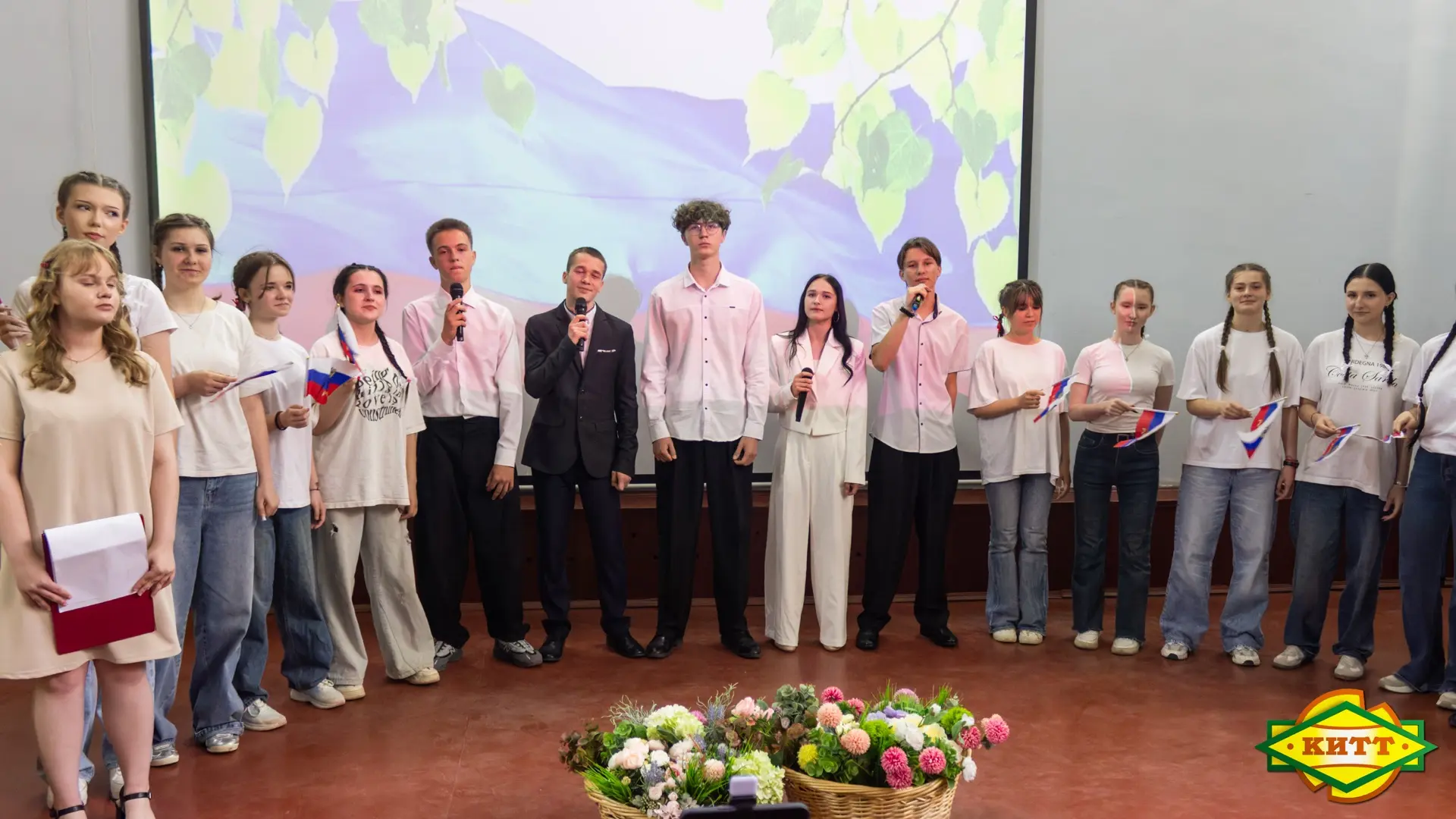 🗓 11 июня в нашем техникуме состоялся концерт ко Дню России, организованный руководителями вокально