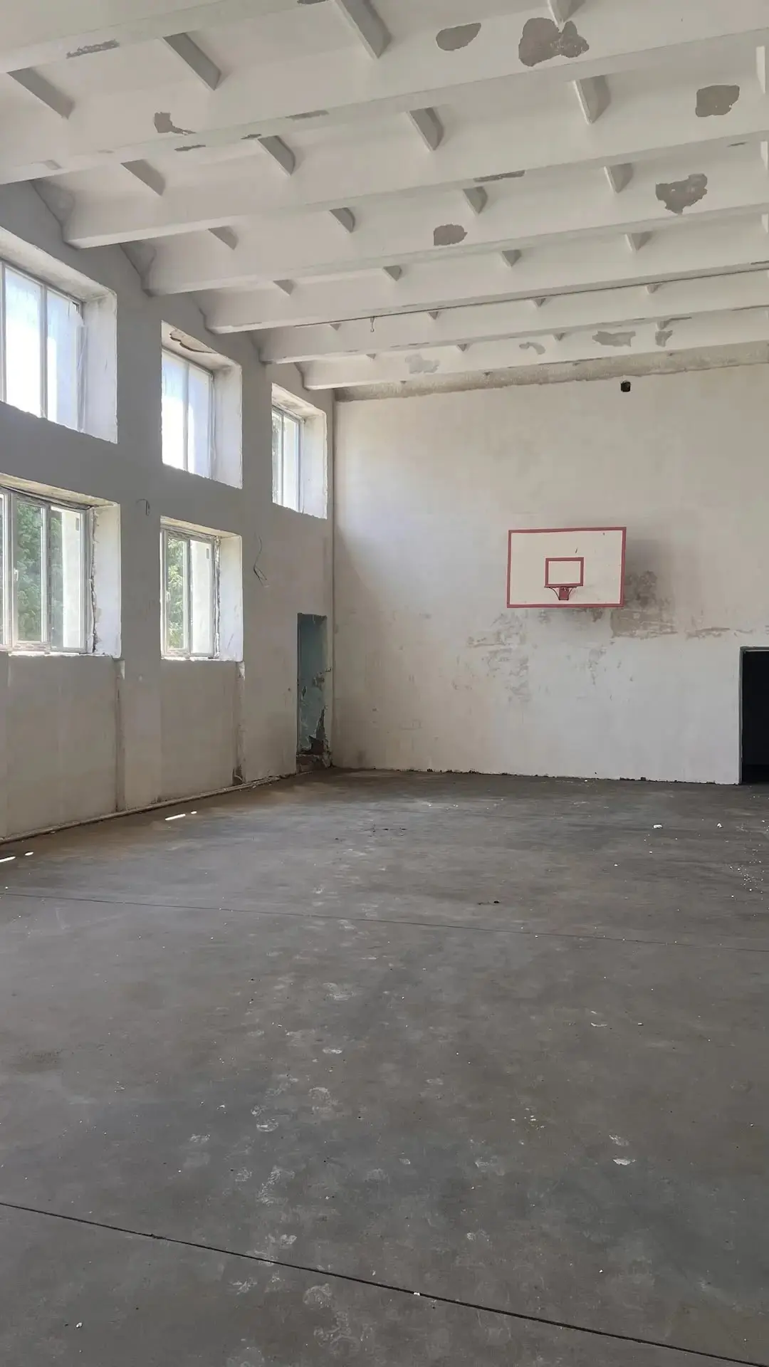 В Нурлатской городской школе №4 идут ремонтные работы. На сегодняшний день его строительная готовнос