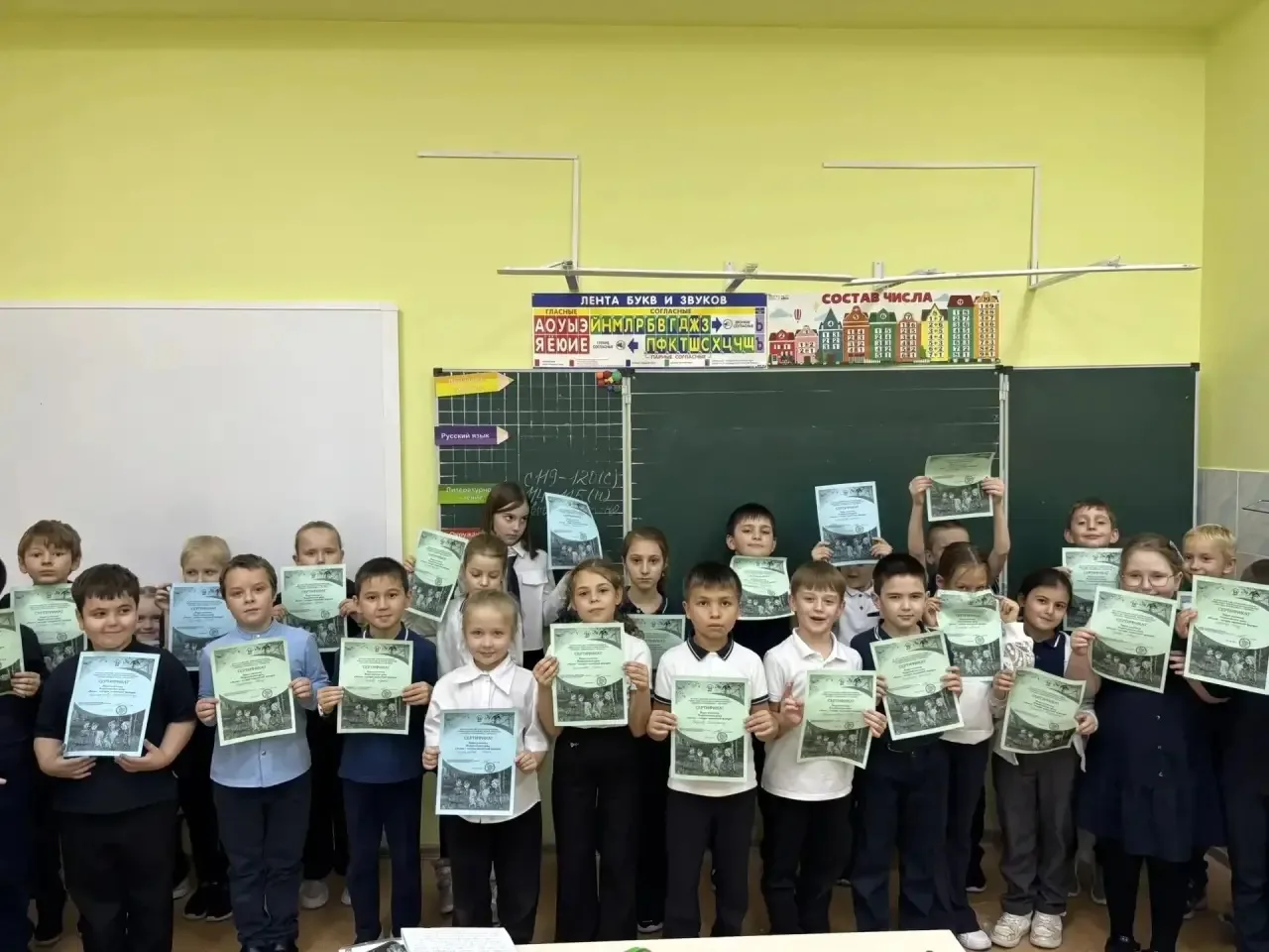 Дорогие друзья и коллеги! 🎉 С радостью сообщаем, что с 18 ноября по 1 декабря в нашей школе прошло з