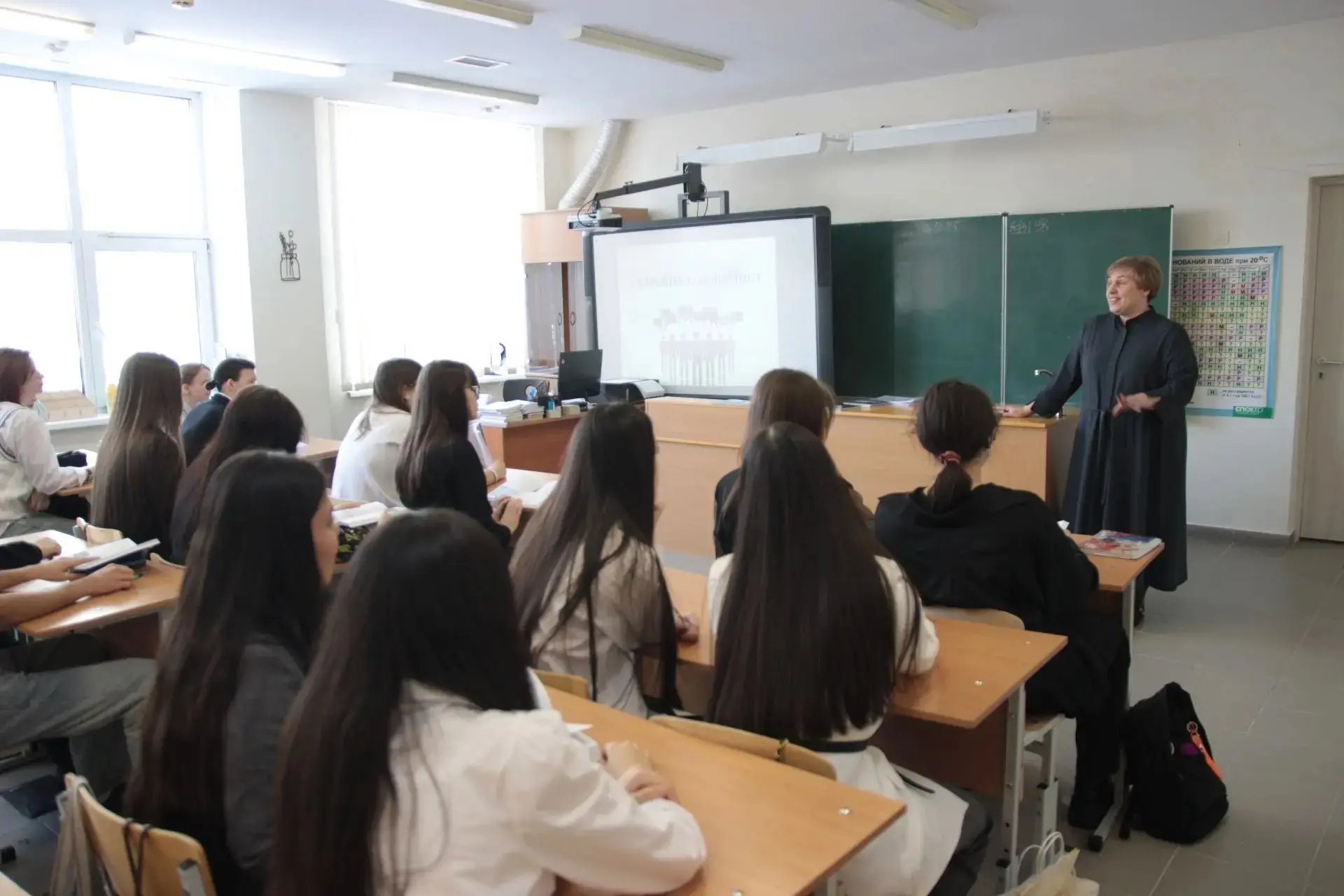 🌟 Стартовала неделя «Семья — дело счастливое»!  С 16 марта наша школа участвует в городском фестивал