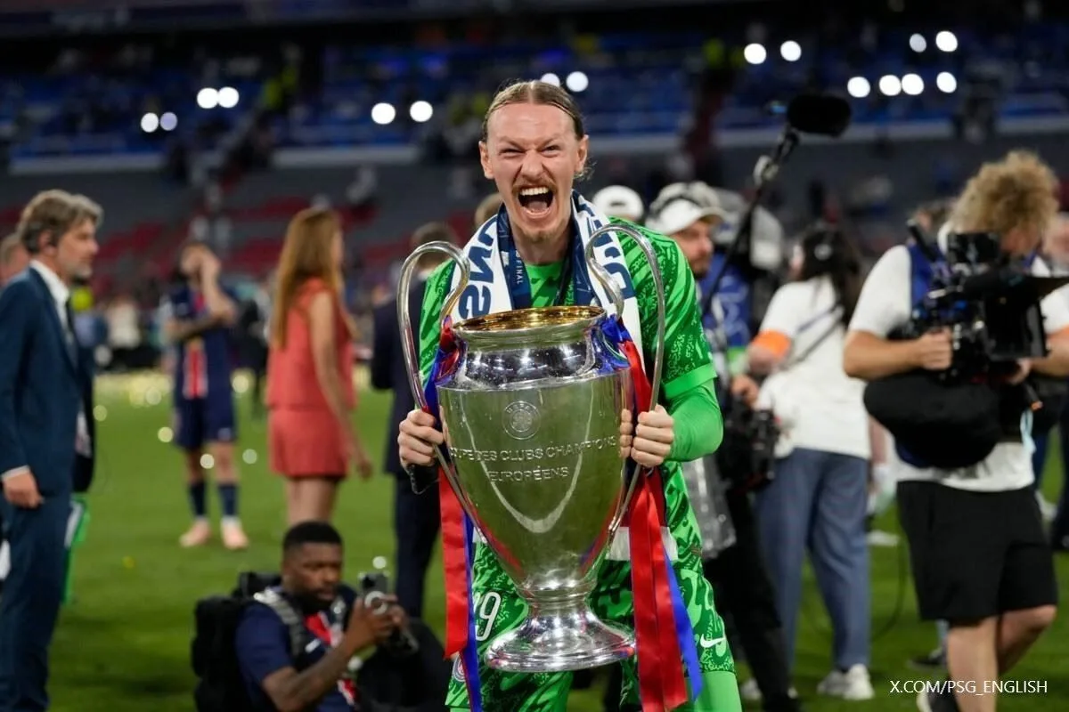 🏆 Матвей Сафонов в составе ПСЖ стал двукратным победителем Лиги чемпионов