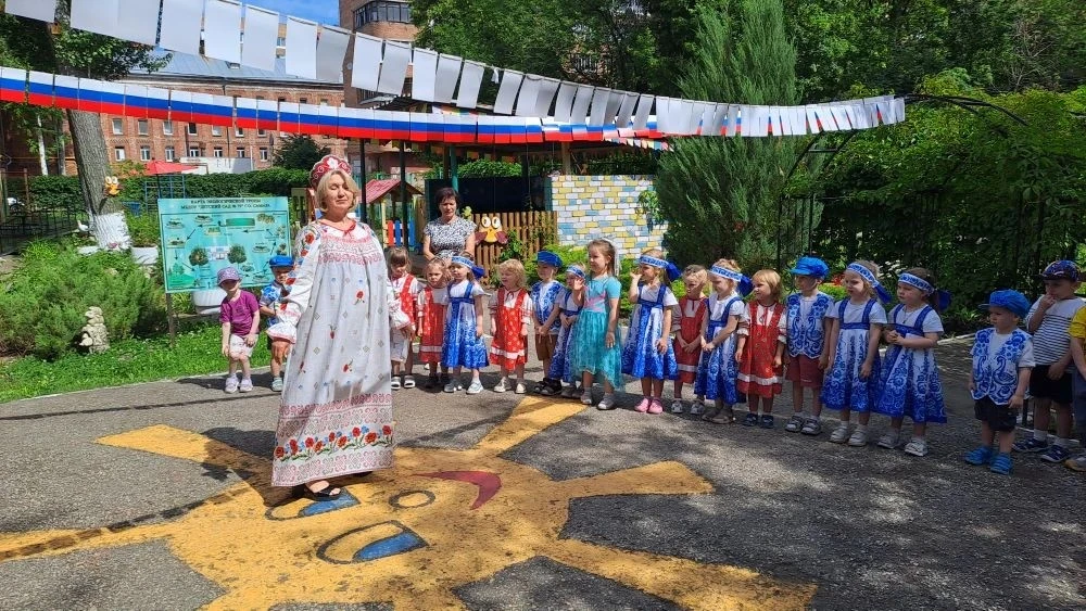 🇷🇺🇷🇺🇷🇺С Днём России! 
⁣
В нашем детском саду прошёл яркий праздник! В гости к ребятам пришла Е