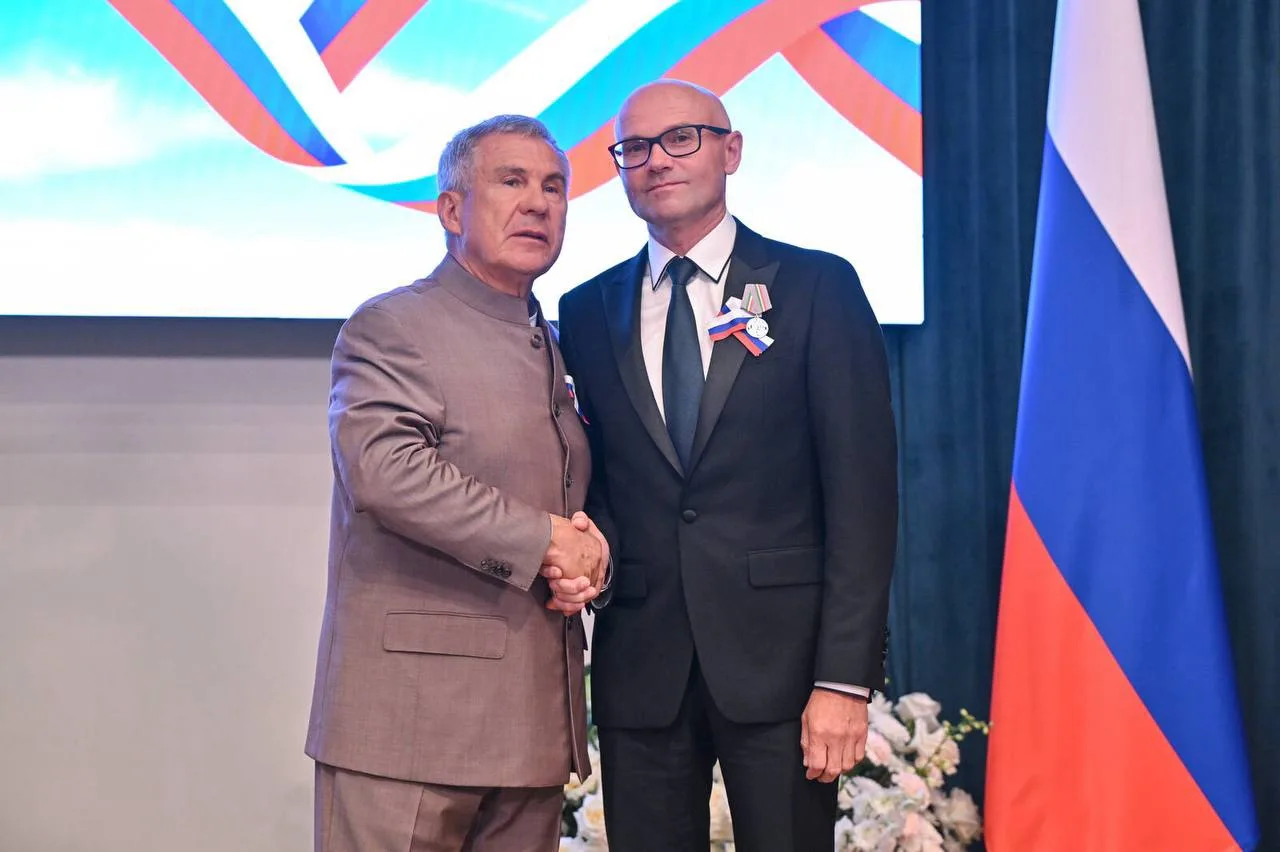 Ректор КНИТУ Юрий Михайлович Казаков удостоен государственной награды Республики Татарстан – медали 
