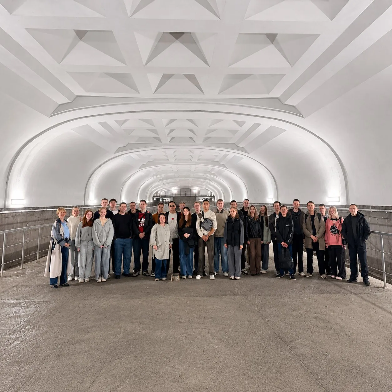 🏗️ Студенты-строители на выездном занятии в метрополитене