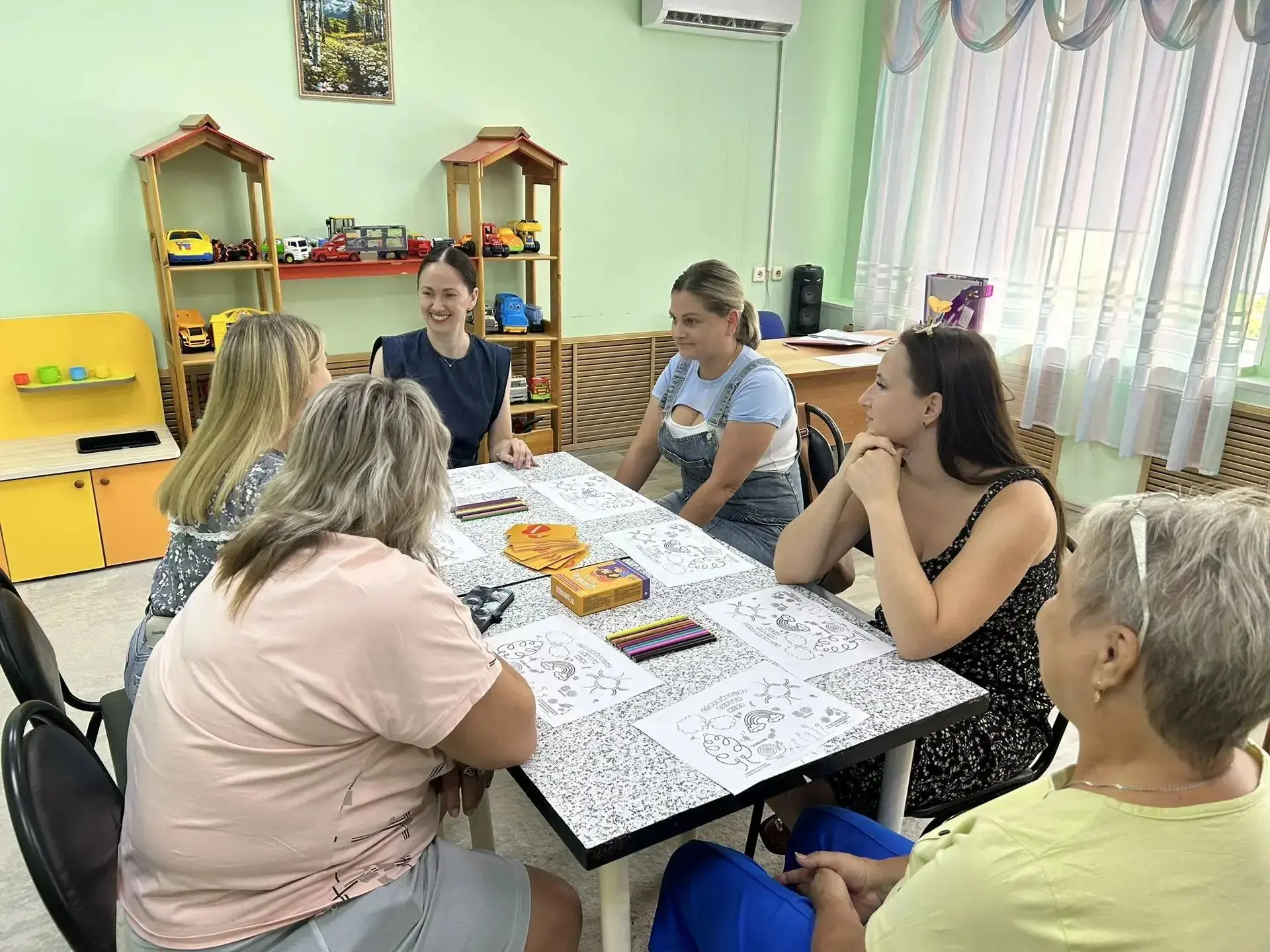 Родительский клуб помогает лучше понимать эмоции подростка 👪