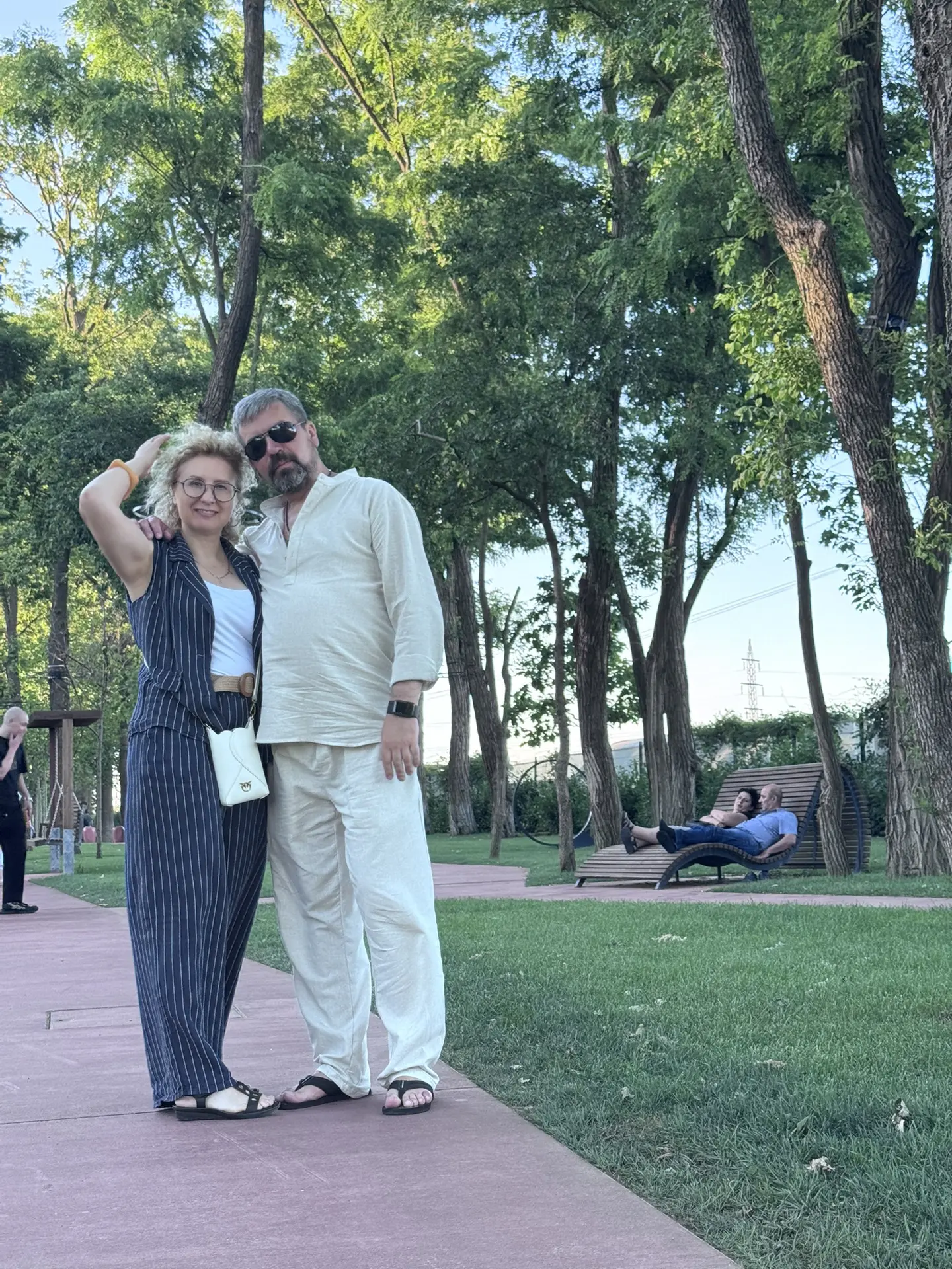Эти ребята вместе больше  30 лет😳

Я продала сестру за блок Баунти ) ( который до сих пор Слава мне