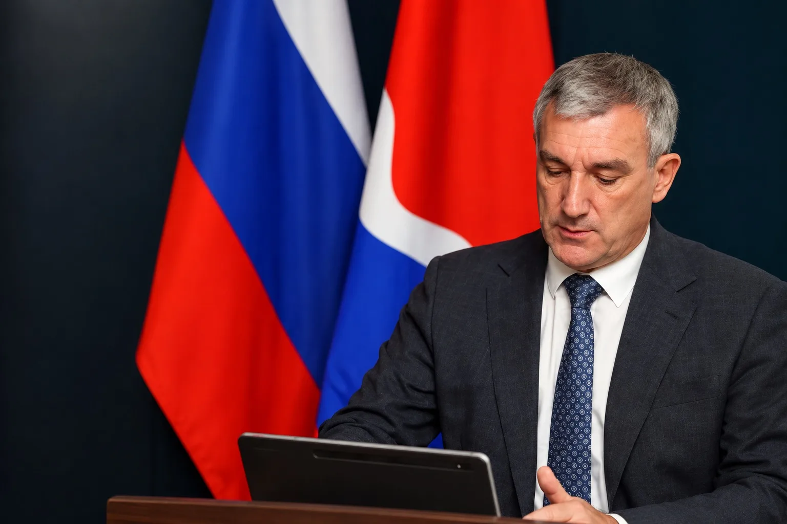 👨‍🏫💐 Губернатор Василий Орлов поздравил учителей Приамурья с Днём учителя